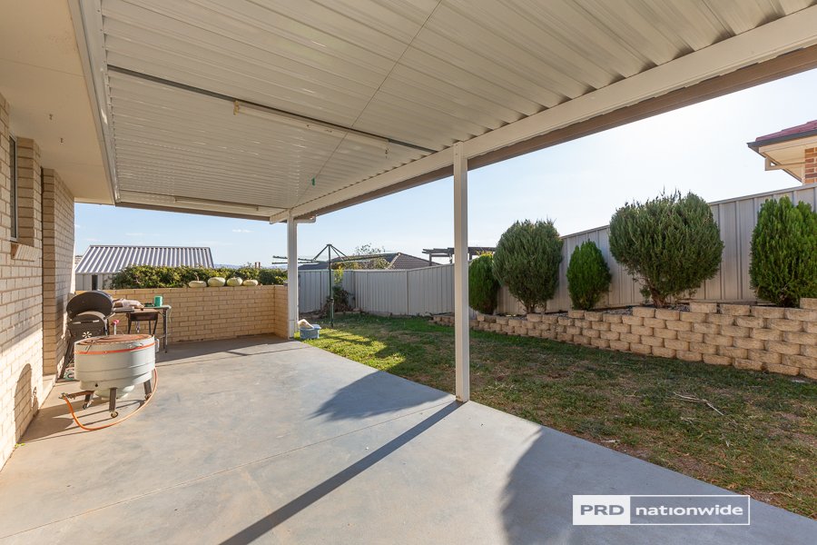 4 Orley Drive TAMWORTH 14
