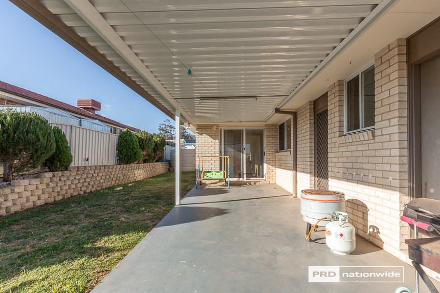 4 Orley Drive TAMWORTH 15