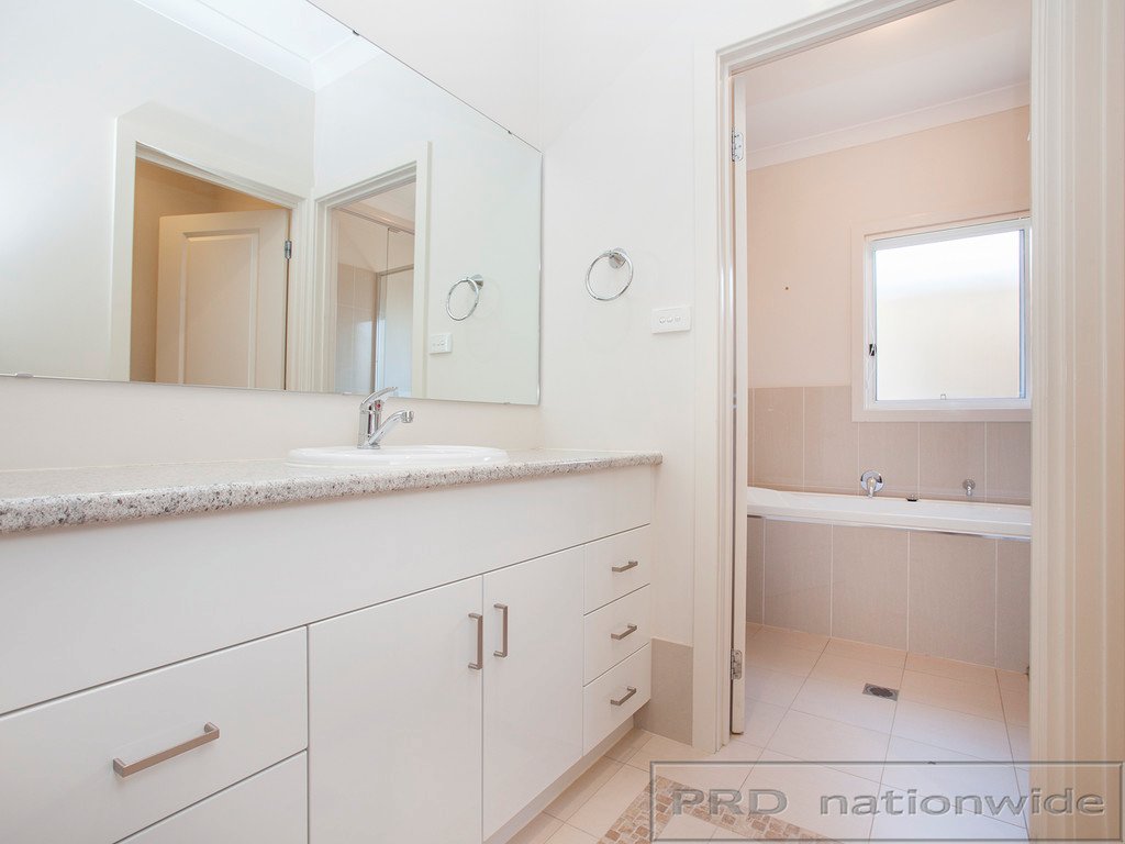 4 Osprey Crescent EAST MAITLAND 9
