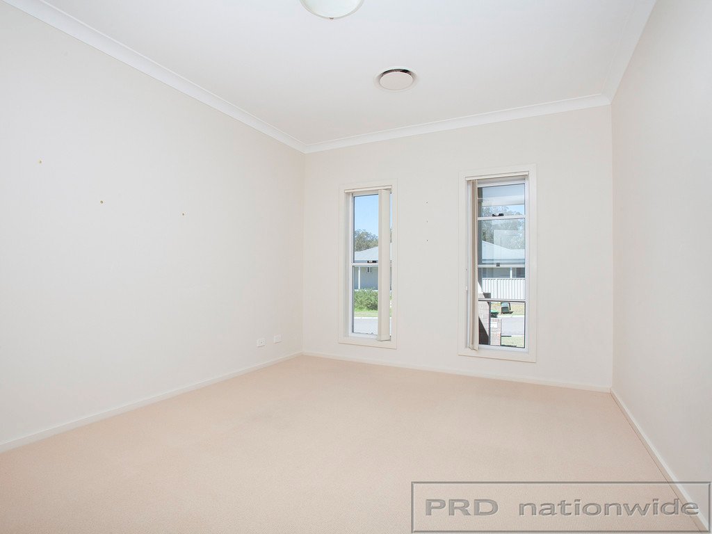 4 Osprey Crescent EAST MAITLAND 8