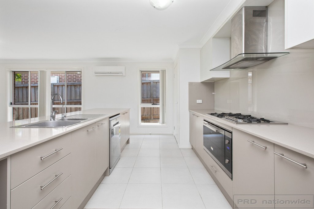 4 Oystercatcher Street ABERGLASSLYN 2