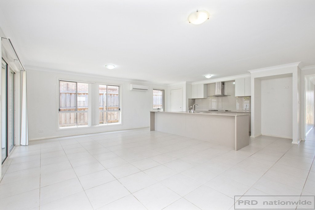 4 Oystercatcher Street ABERGLASSLYN 3