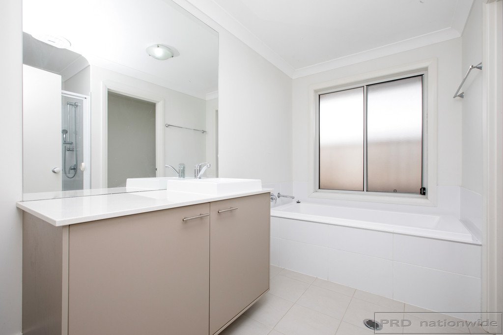 4 Oystercatcher Street ABERGLASSLYN 8