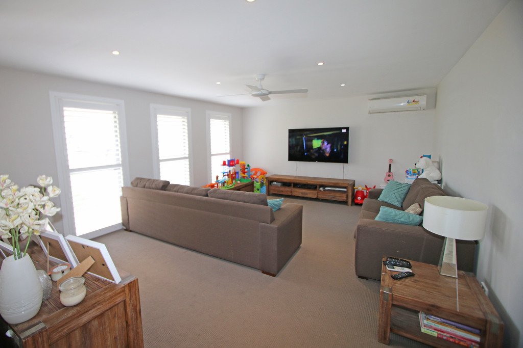 4 Palona Place ASHMORE 2