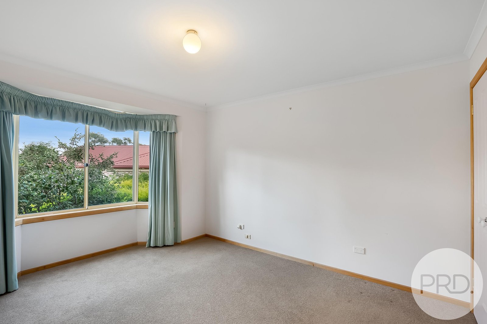 4 Paris Court HOWRAH 5