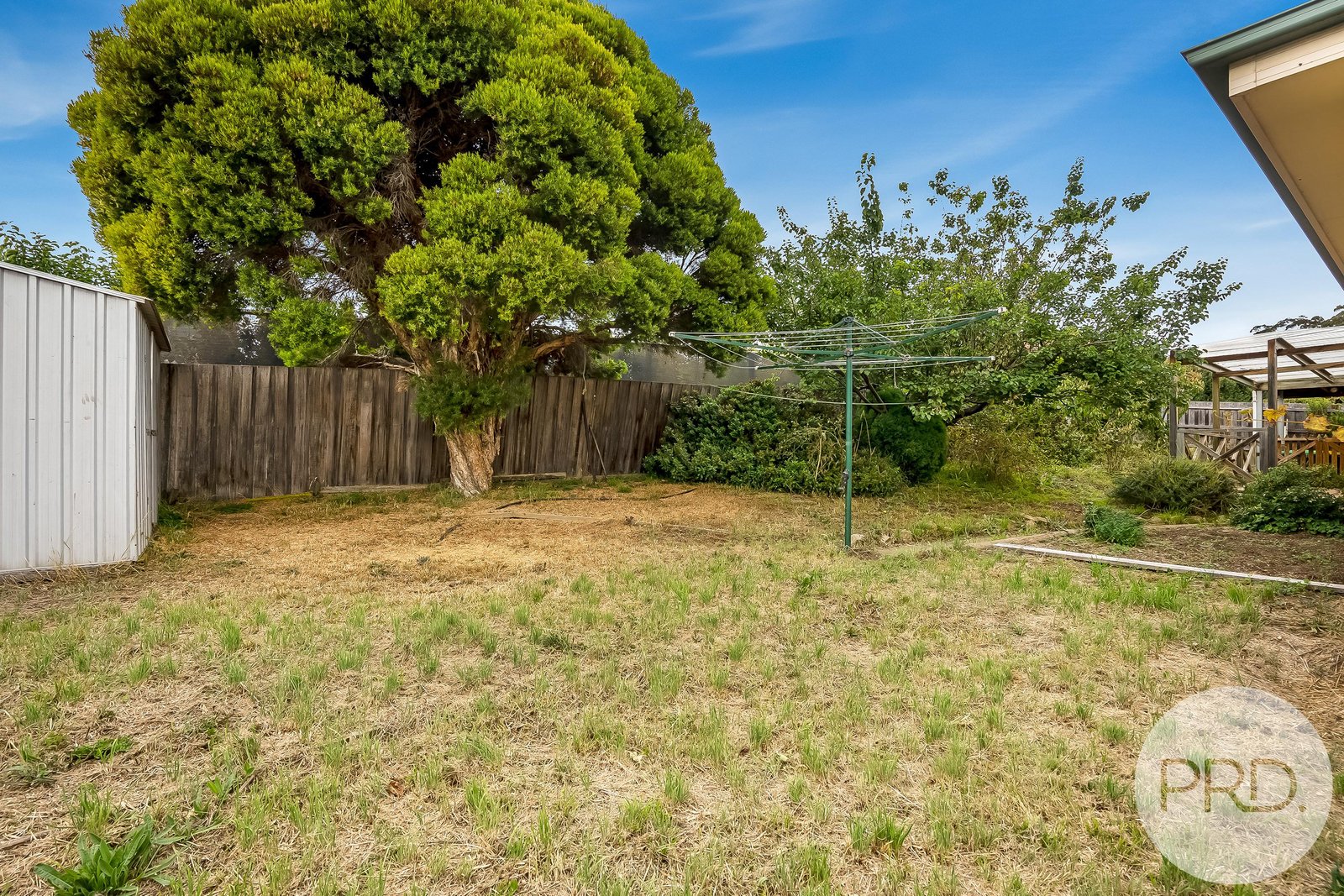 4 Paris Court HOWRAH 9