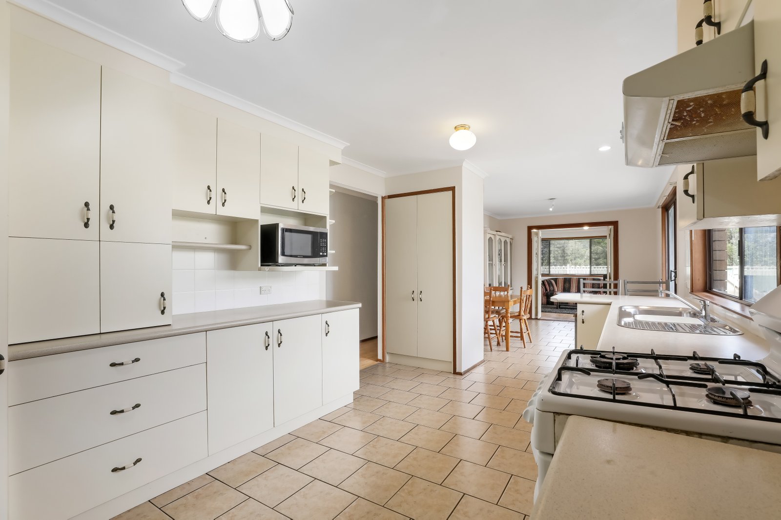 4 Parkdale Avenue HORSLEY 5