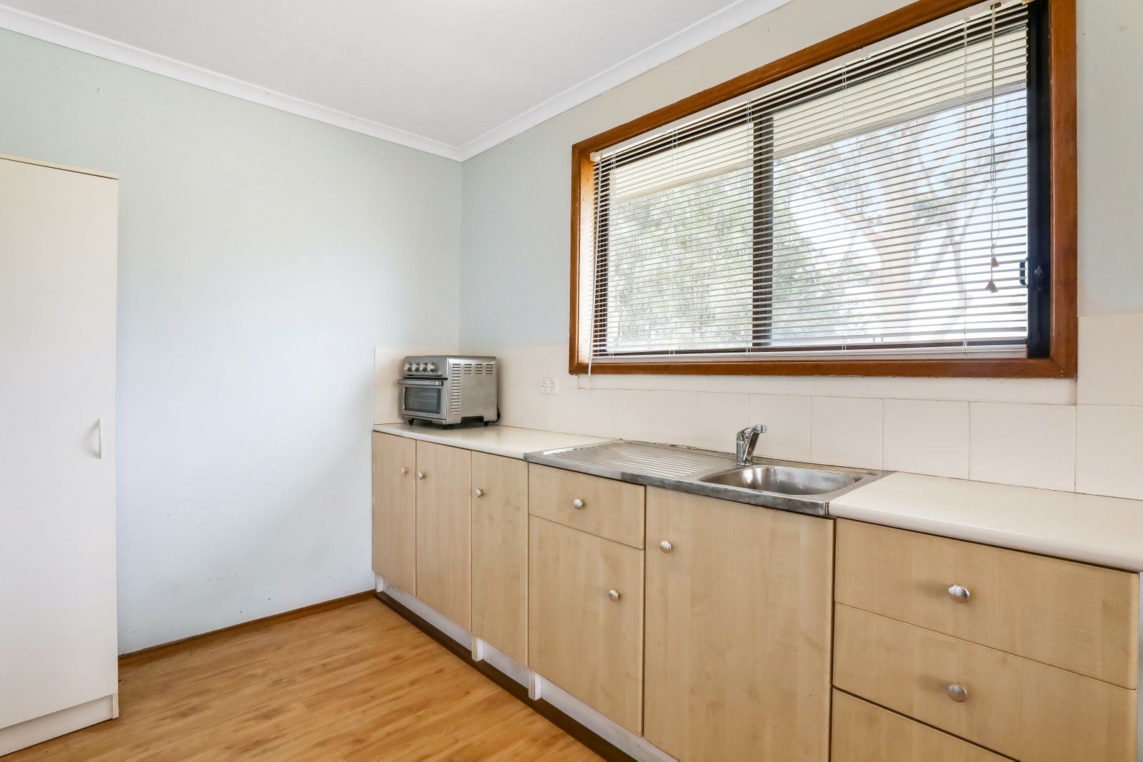 4 Parkdale Avenue HORSLEY 9