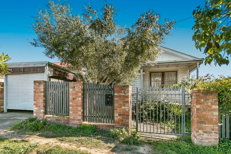 4 Parsonage Grove EAGLEHAWK 1