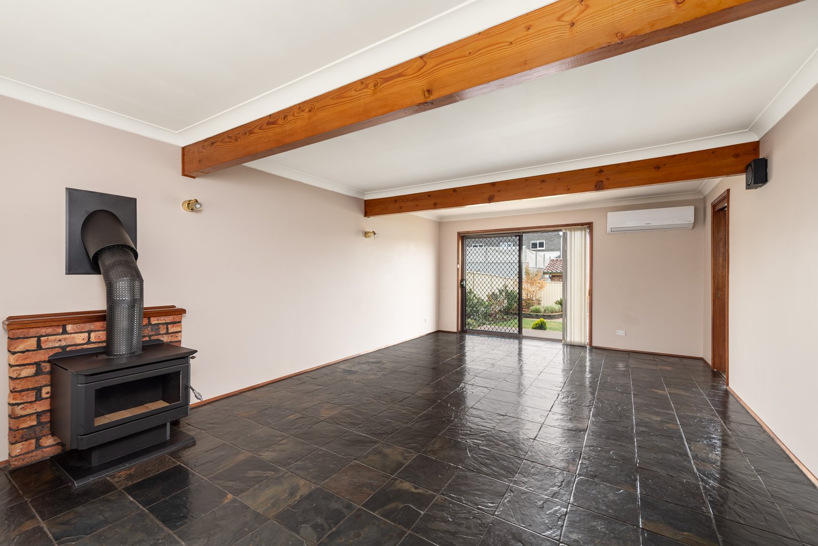 4 Peppermint Grove PANANIA 4