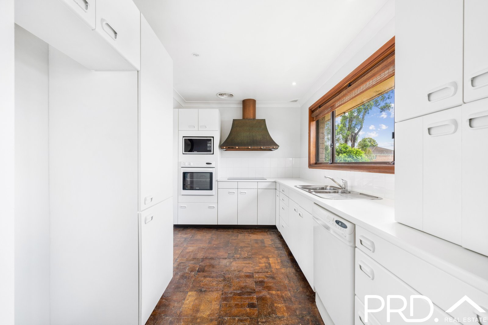 4 Peppermint Grove PANANIA 2