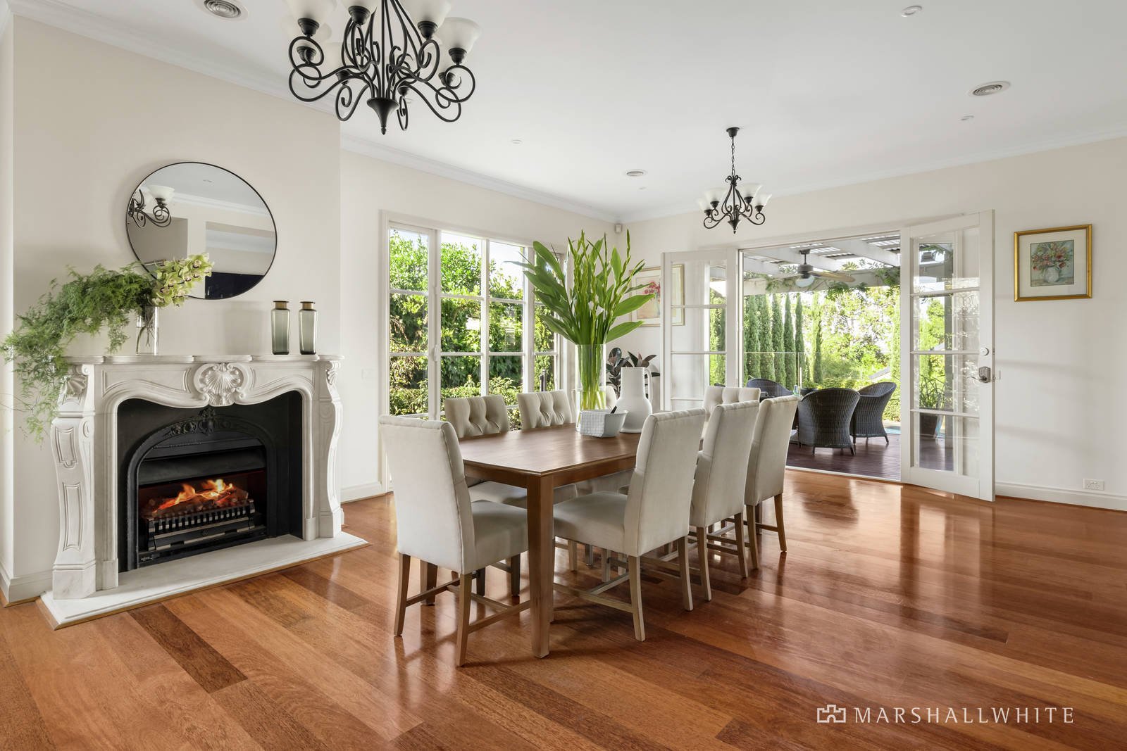 4 Perry Court, Kew, VIC