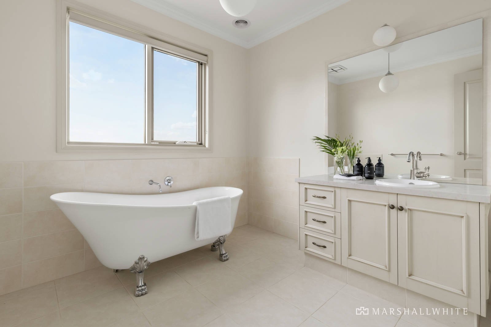 4 Perry Court, Kew, VIC