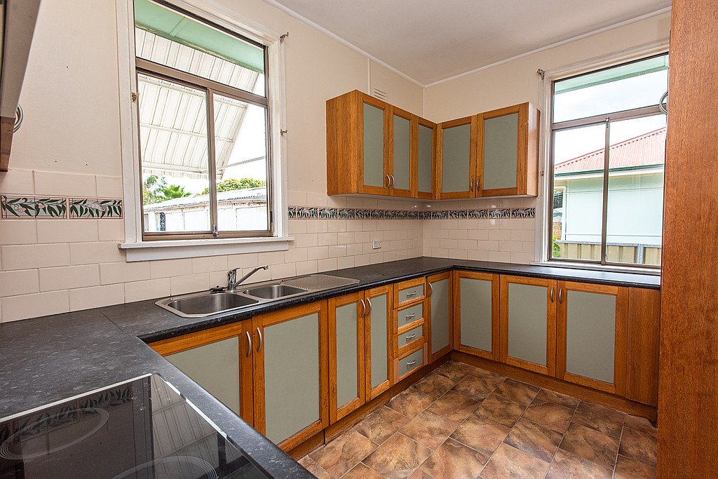 4 Petra Avenue TAMWORTH 5