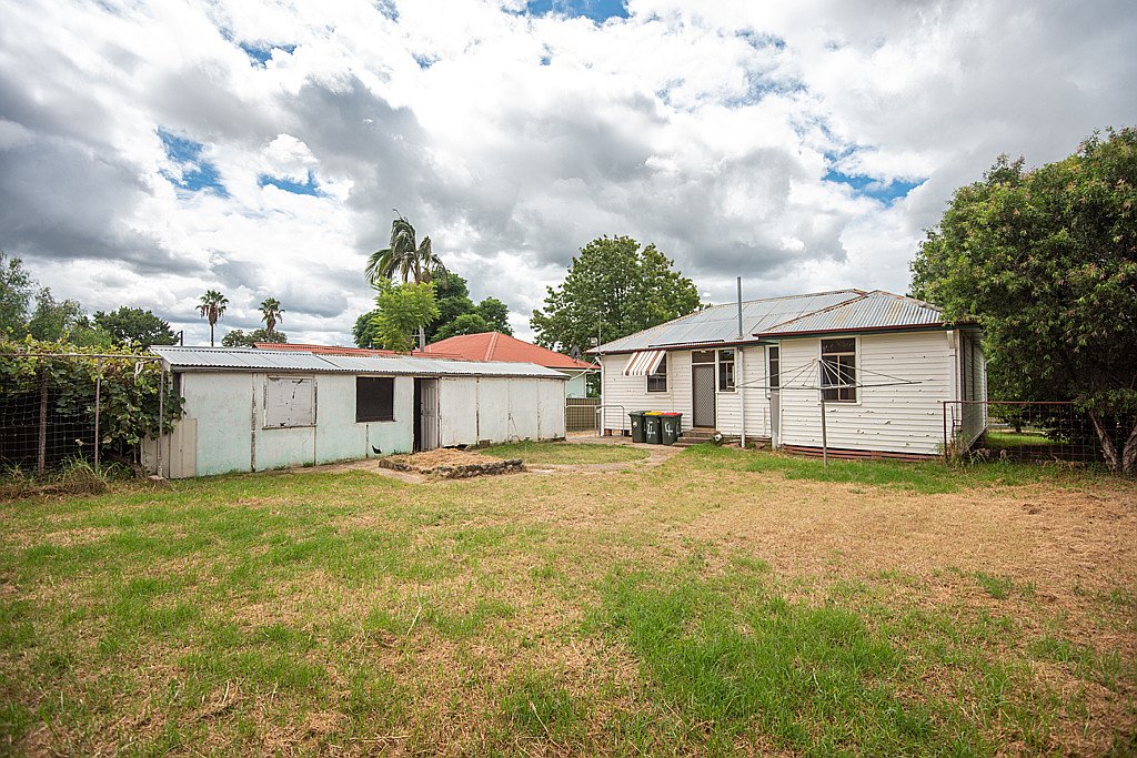 4 Petra Avenue TAMWORTH 9