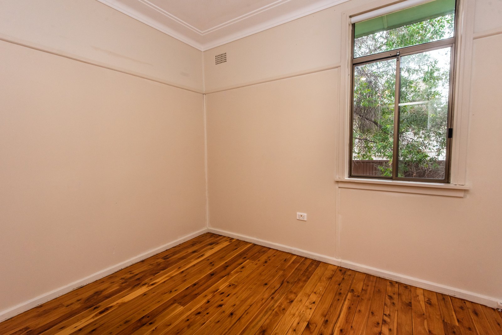 4 Petra Avenue TAMWORTH 7