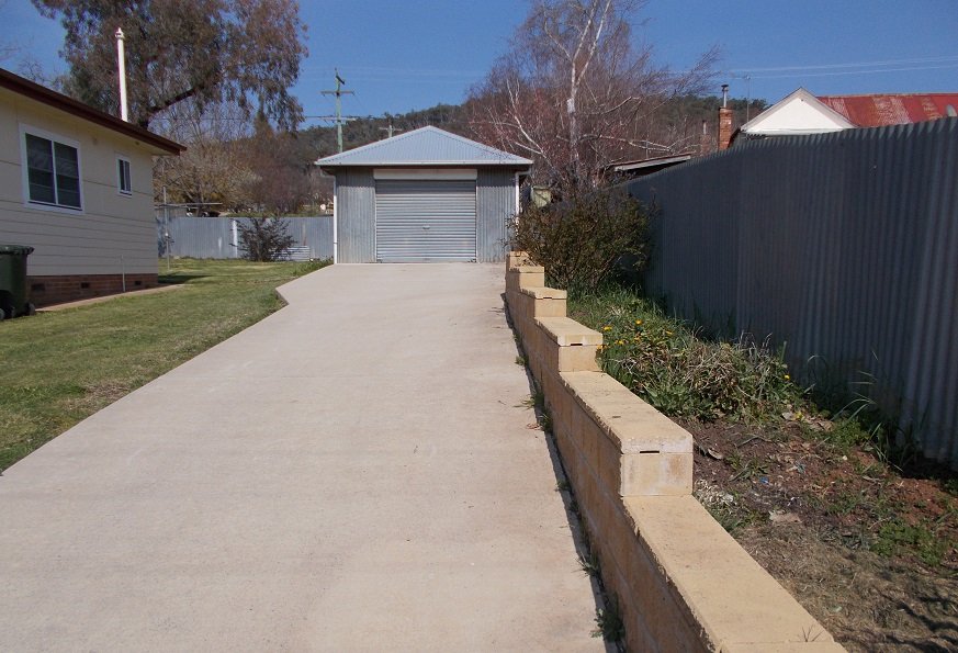 4 Pioneer Street BATLOW 8