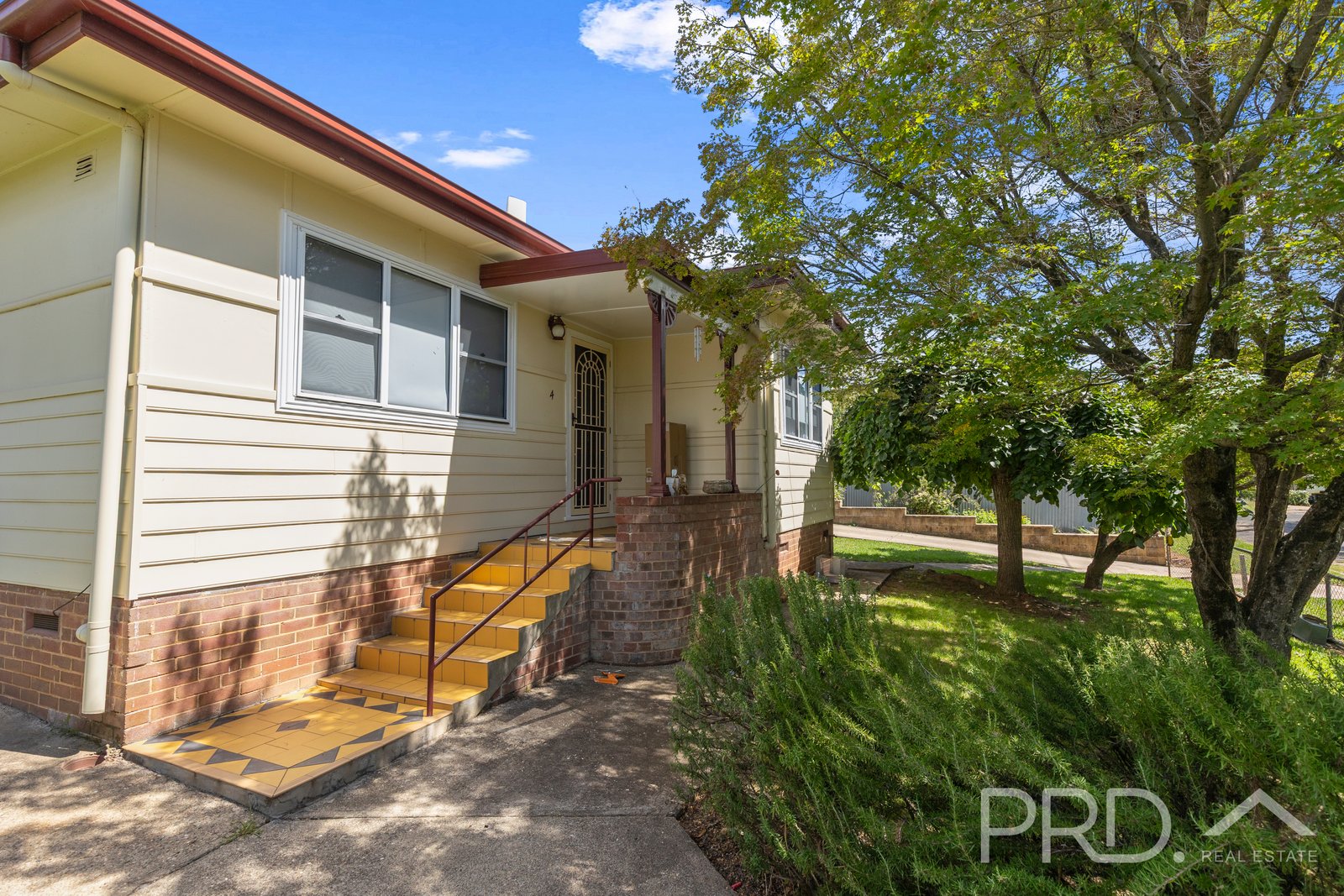4 Pioneer Street BATLOW 2