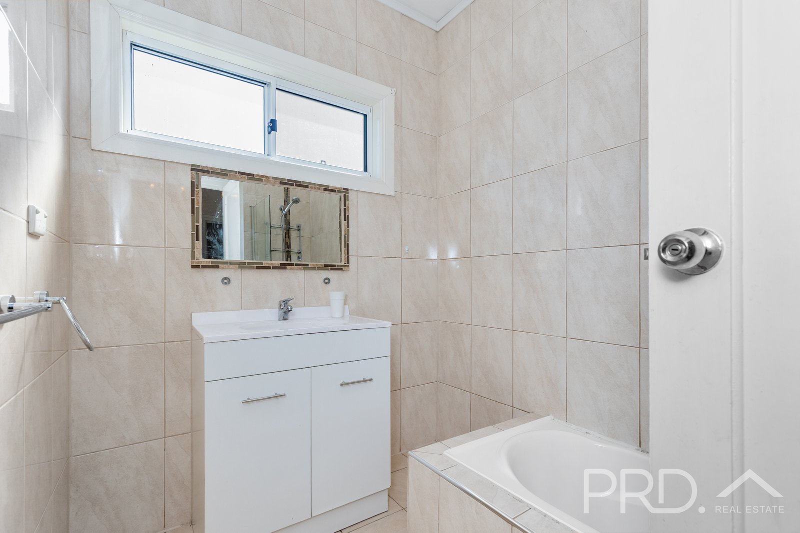 4 Pioneer Street BATLOW 9