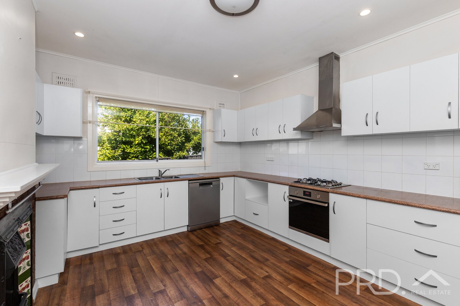 4 Pioneer Street BATLOW 12