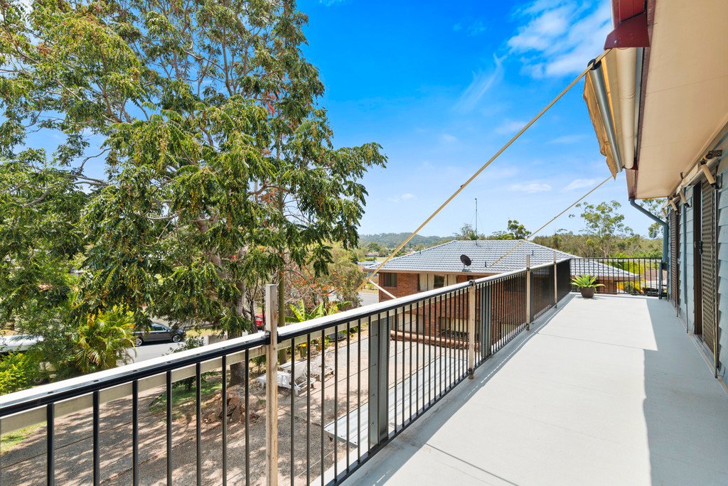 4 Pocock Court CURRUMBIN WATERS 6