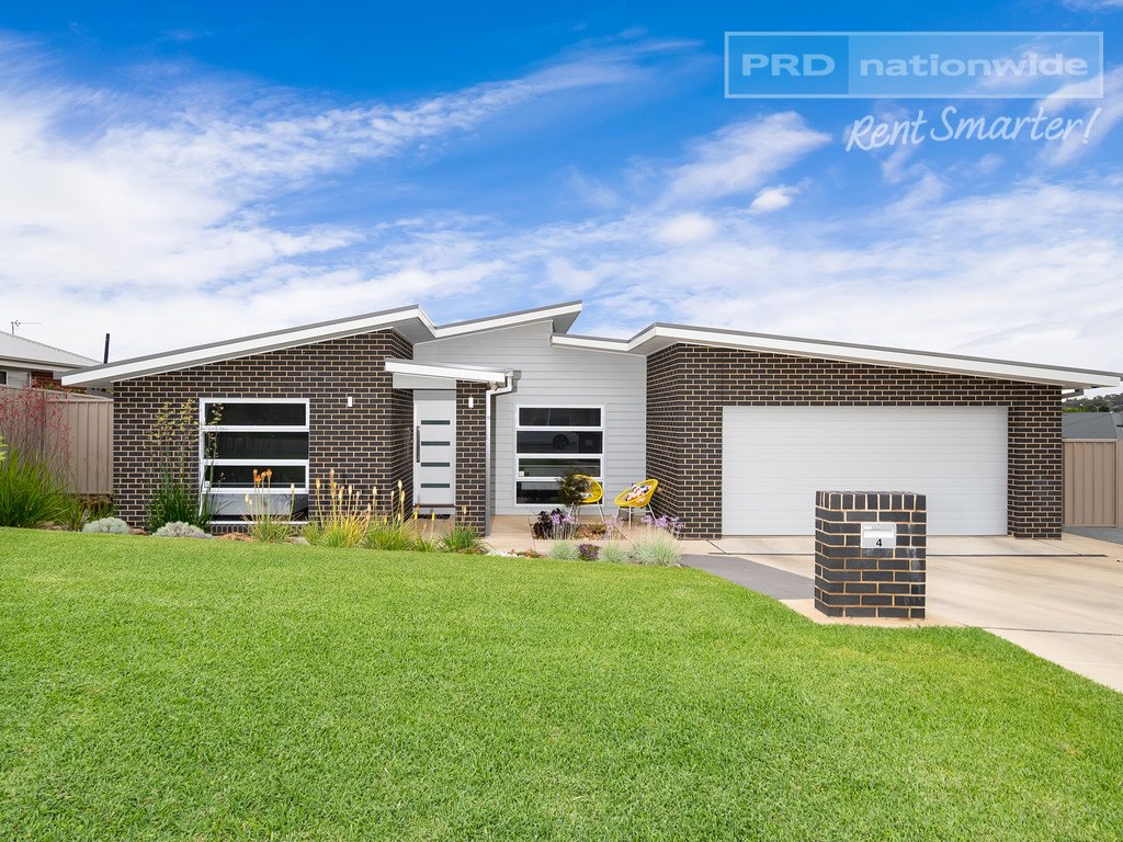 4 Pooginook Place BOURKELANDS 1