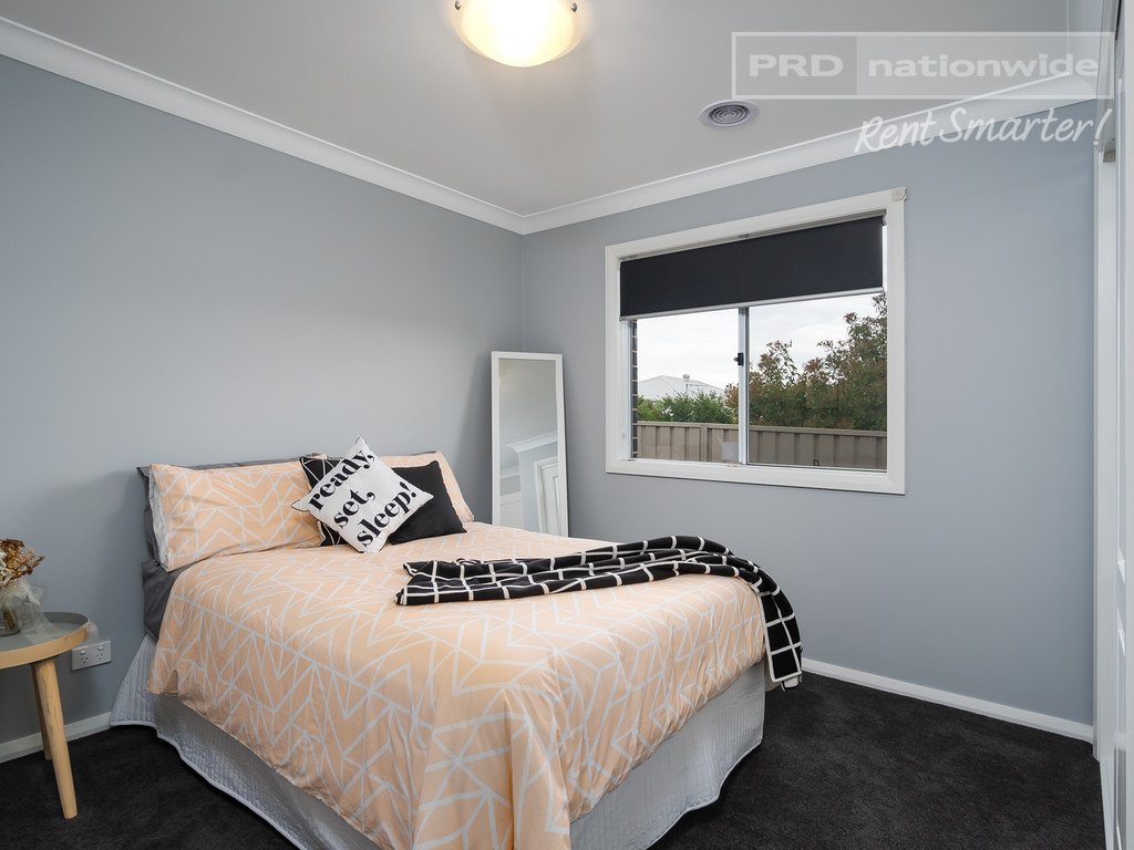 4 Pooginook Place BOURKELANDS 10