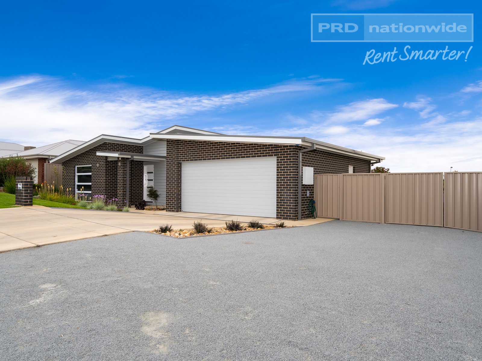 4 Pooginook Place BOURKELANDS 2