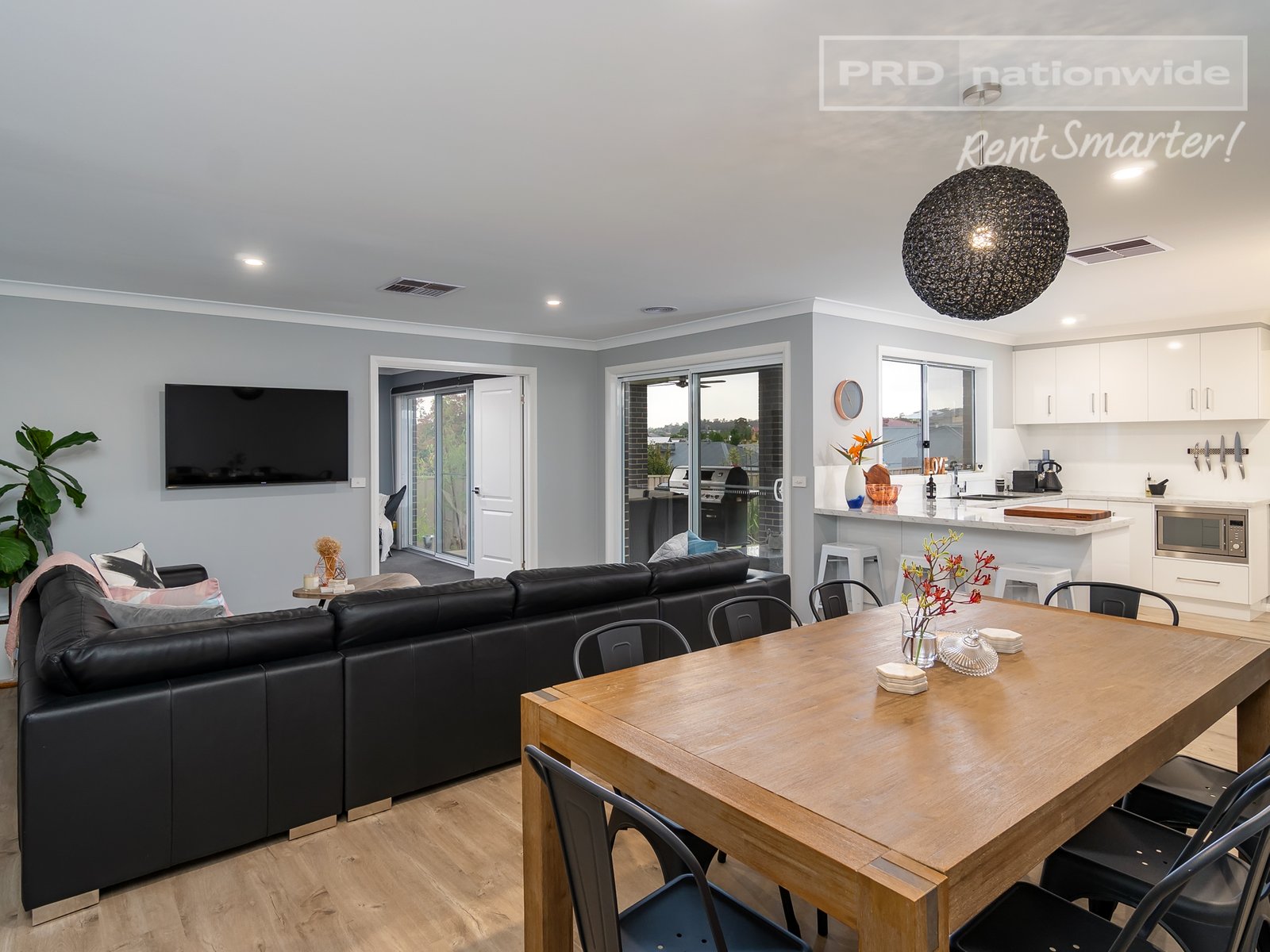 4 Pooginook Place BOURKELANDS 3