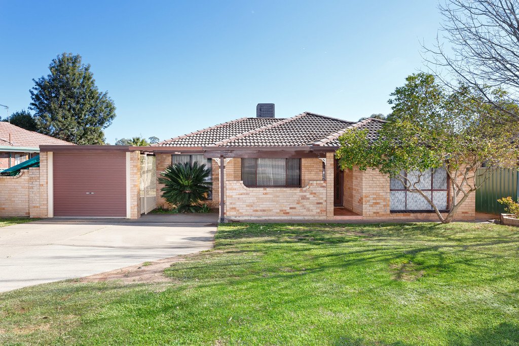 4 Quail Street MOUNT AUSTIN 1