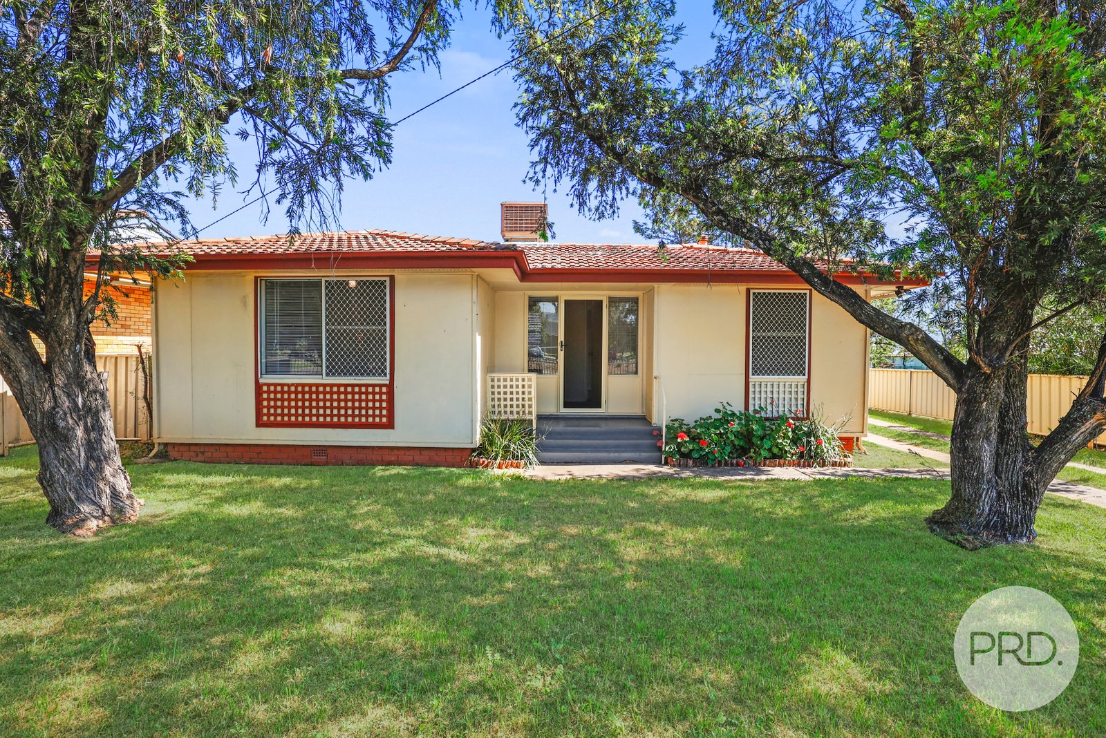 4 Quinn Street TAMWORTH 2