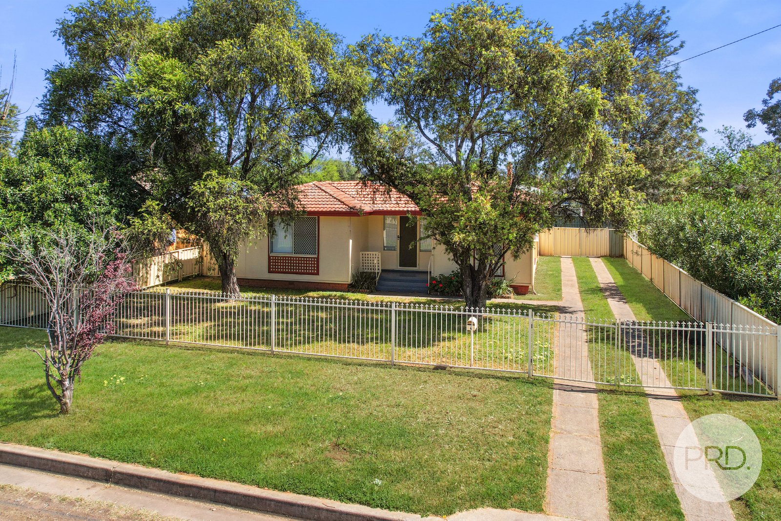 4 Quinn Street TAMWORTH 19