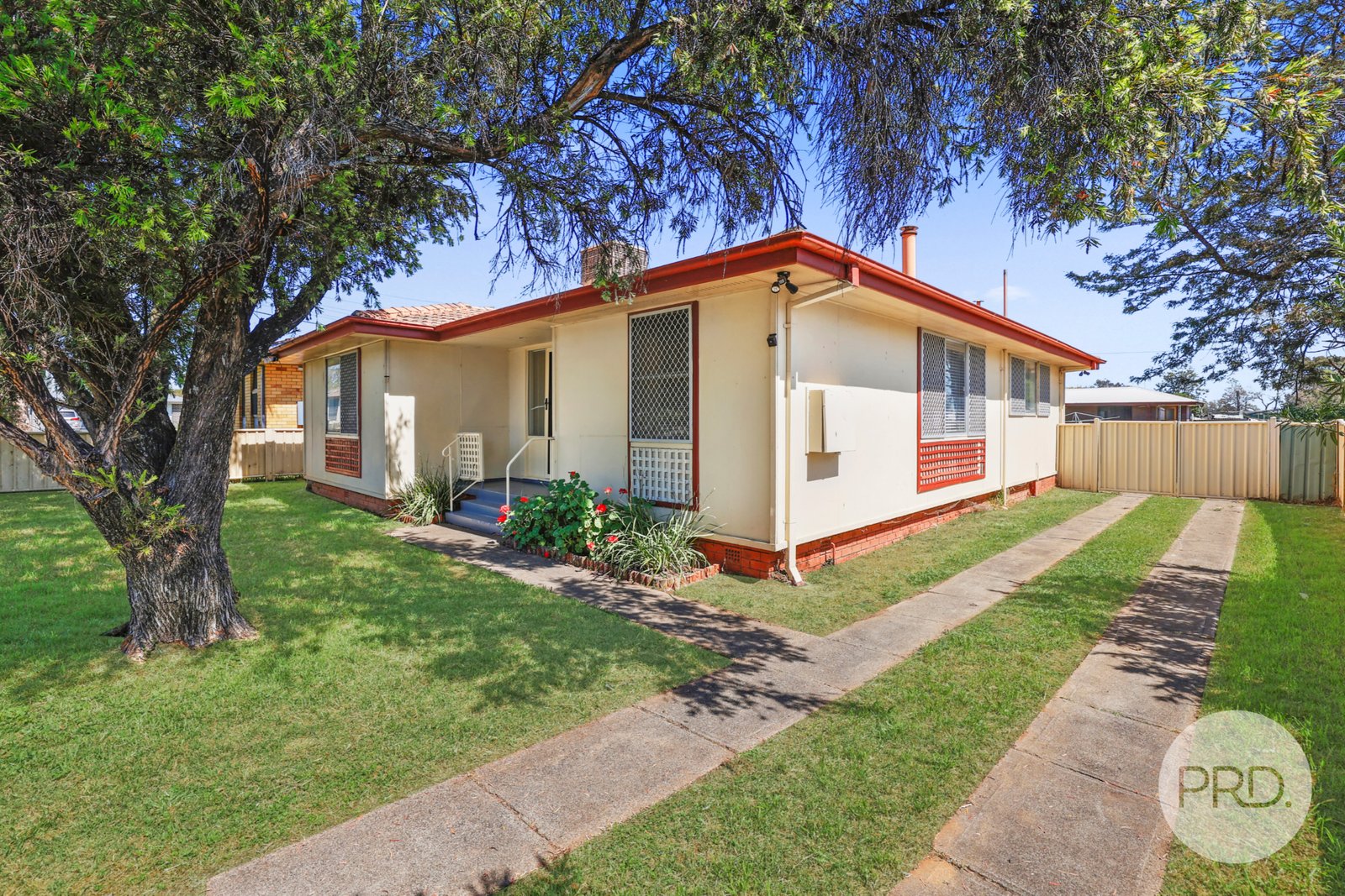 4 Quinn Street TAMWORTH 20