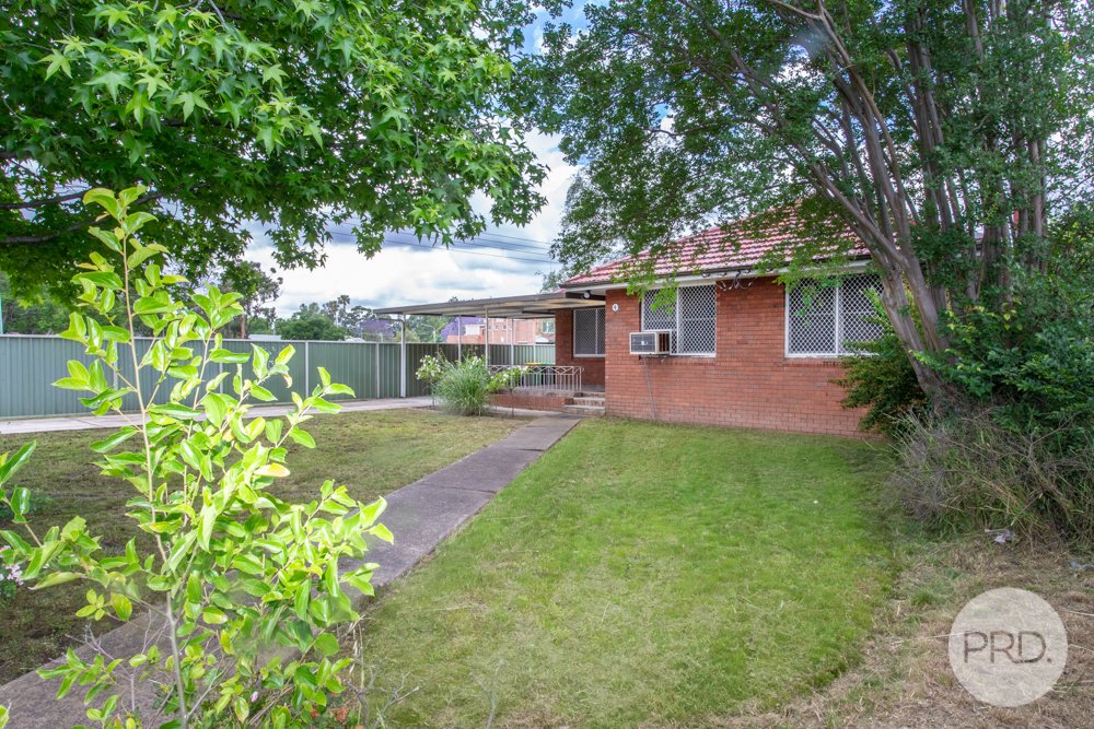 4 Railway Row EMU PLAINS 2