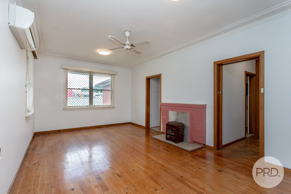 4 Railway Row EMU PLAINS 4