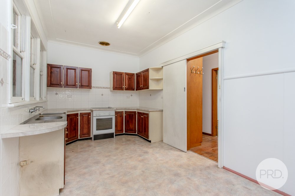 4 Railway Row EMU PLAINS 5