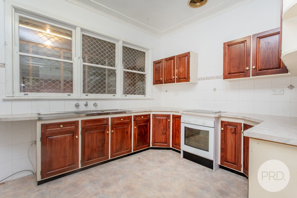 4 Railway Row EMU PLAINS 6