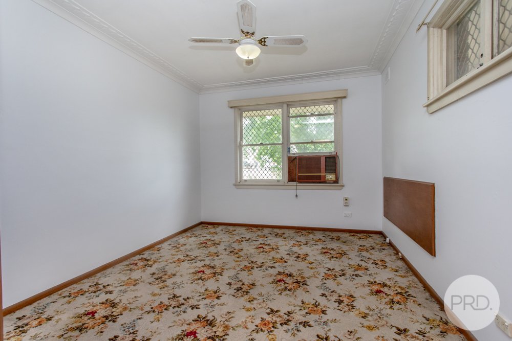 4 Railway Row EMU PLAINS 7