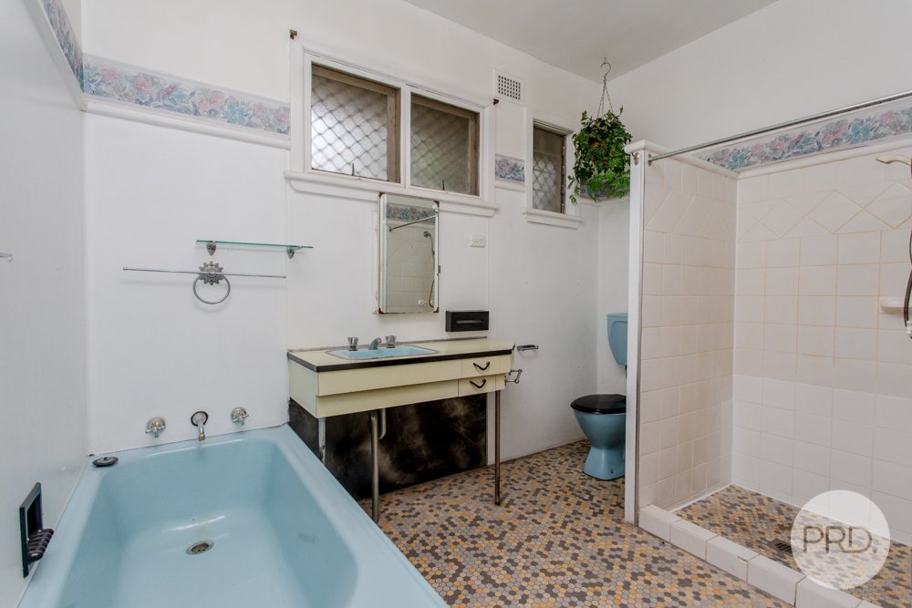 4 Railway Row EMU PLAINS 8