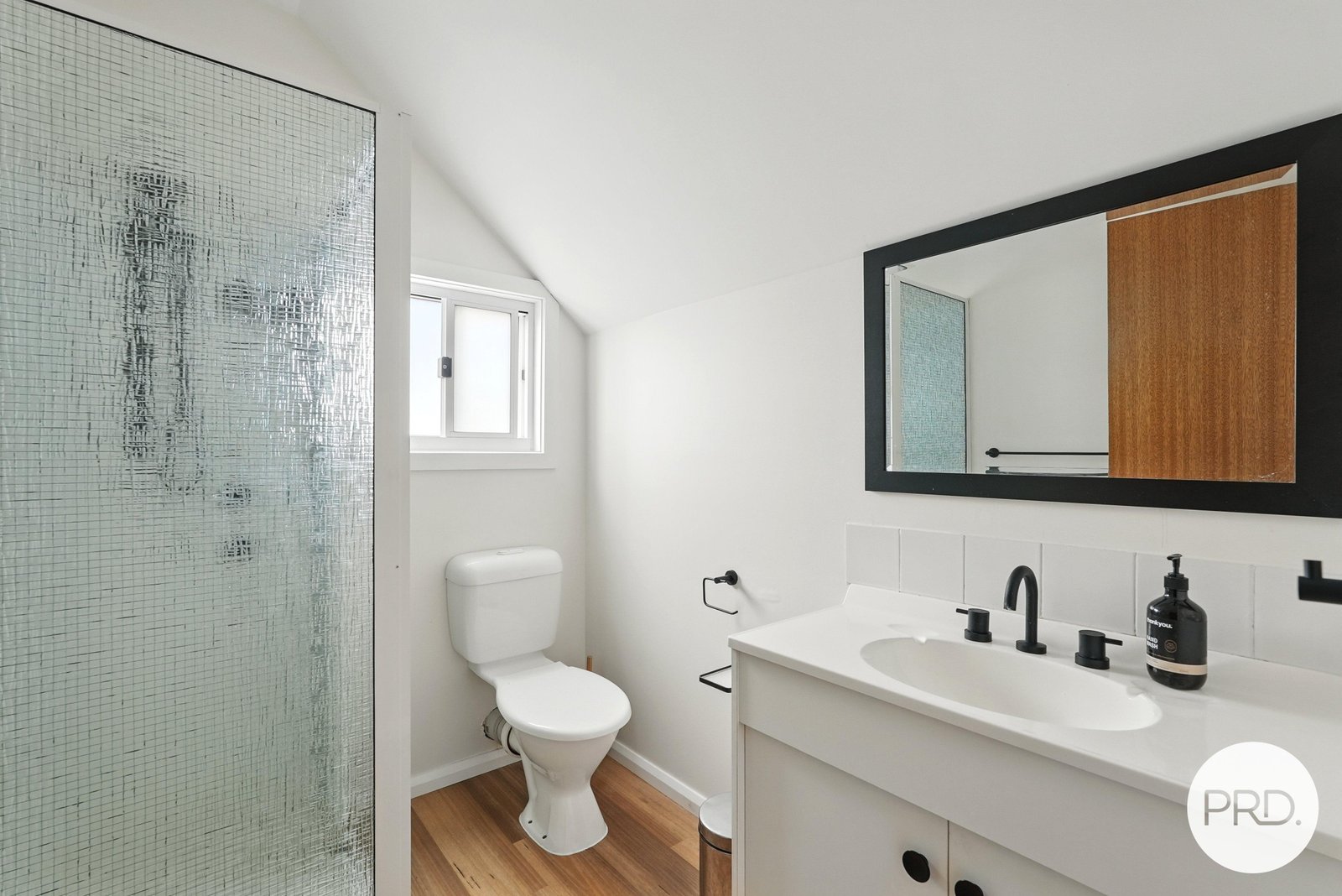 4 Rainbow Terrace OPOSSUM BAY 9