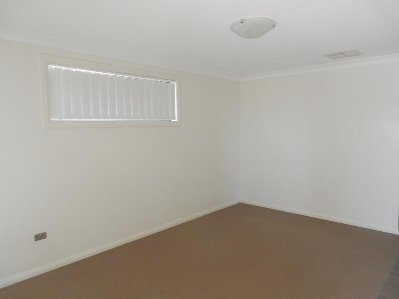 4 Red Cedar Cove TAMWORTH 2