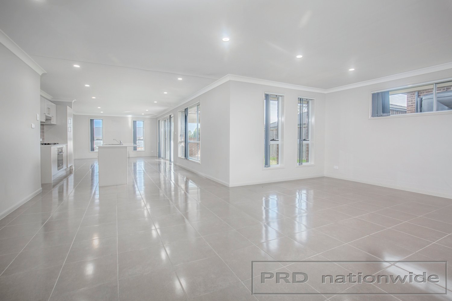 4 Redgum Circuit ABERGLASSLYN 3