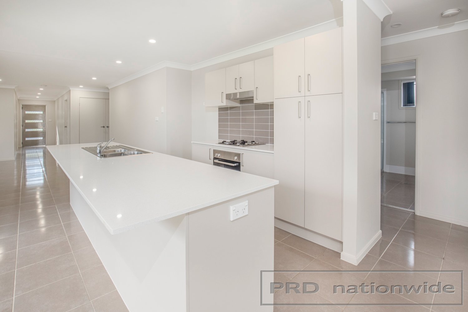 4 Redgum Circuit ABERGLASSLYN 6