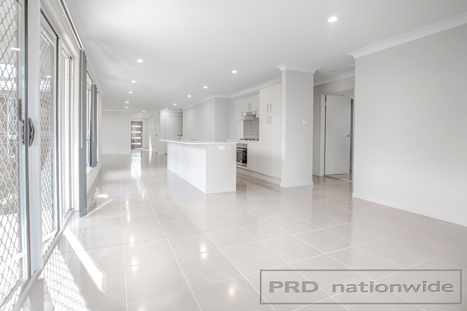 4 Redgum Circuit ABERGLASSLYN 7