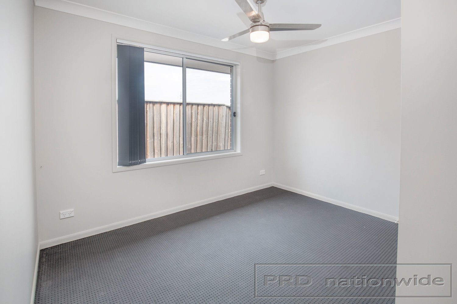 4 Redgum Circuit ABERGLASSLYN 12