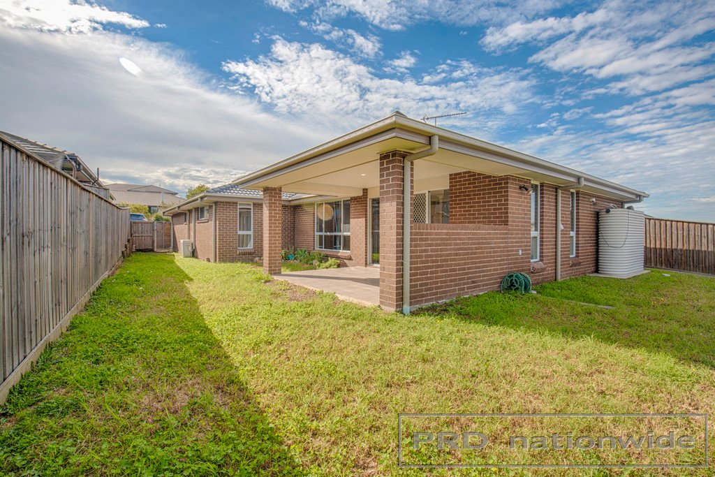 4 Redgum Circuit ABERGLASSLYN 15