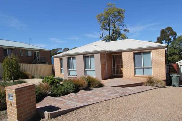 4 Redwood Court MOUNT HELEN 8
