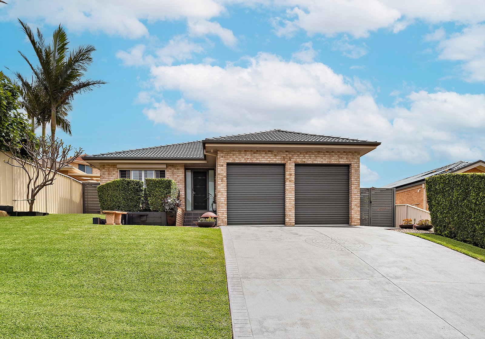 4 Reed Park Place HORSLEY 1