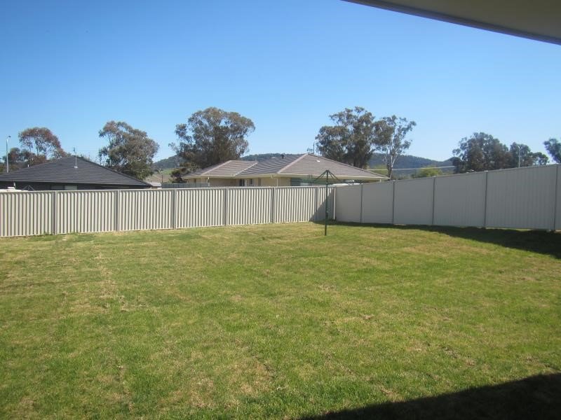 4 Reginald Drive KOOTINGAL 9