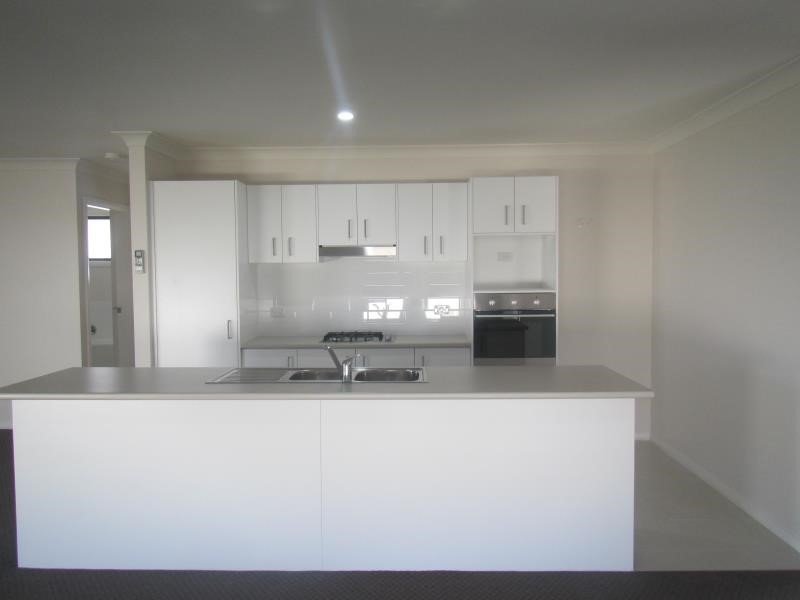 4 Reginald Drive KOOTINGAL 2
